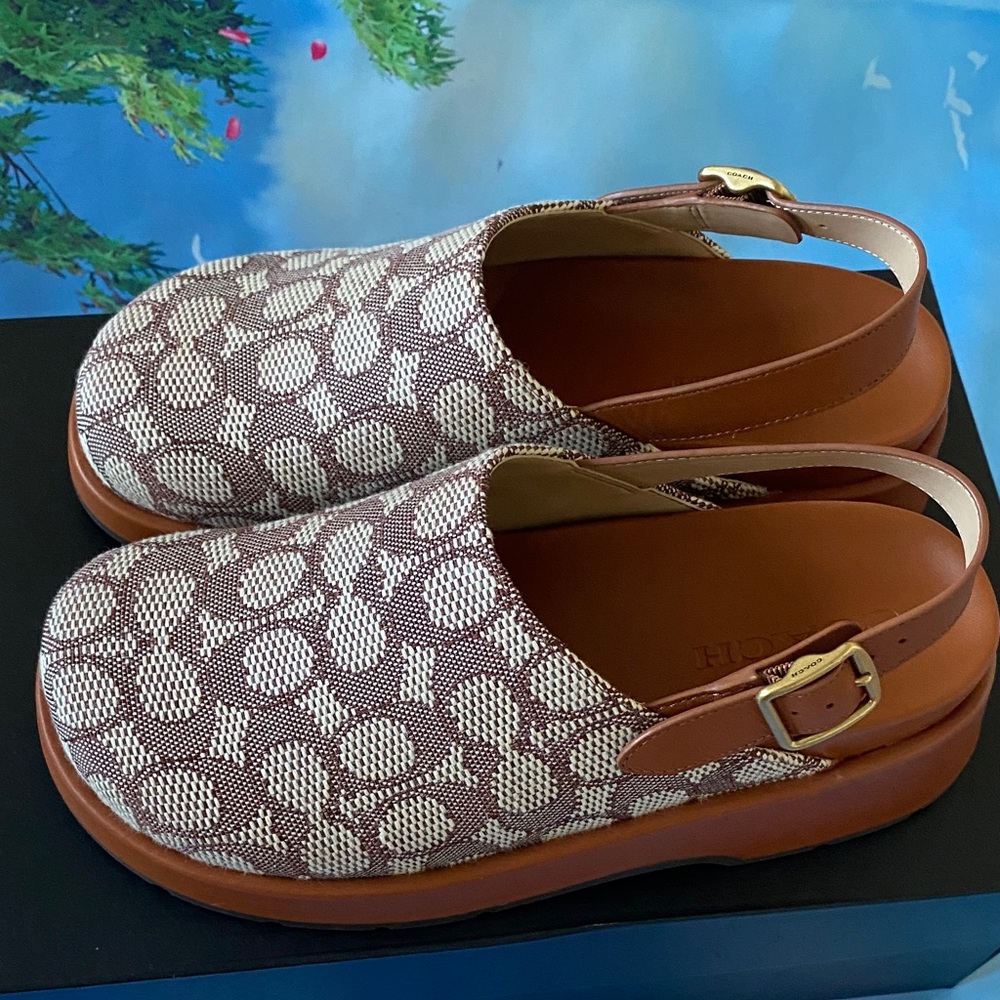 NWT COACH
Women's Sculpted C Signature Jacquard
Logo Platform Clogs - Picture 8 of 16